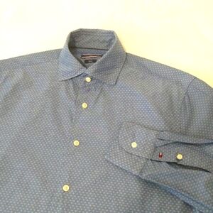 Tommy Hilfiger tailored fitted men's  work Wear carrier  blue dress shirt